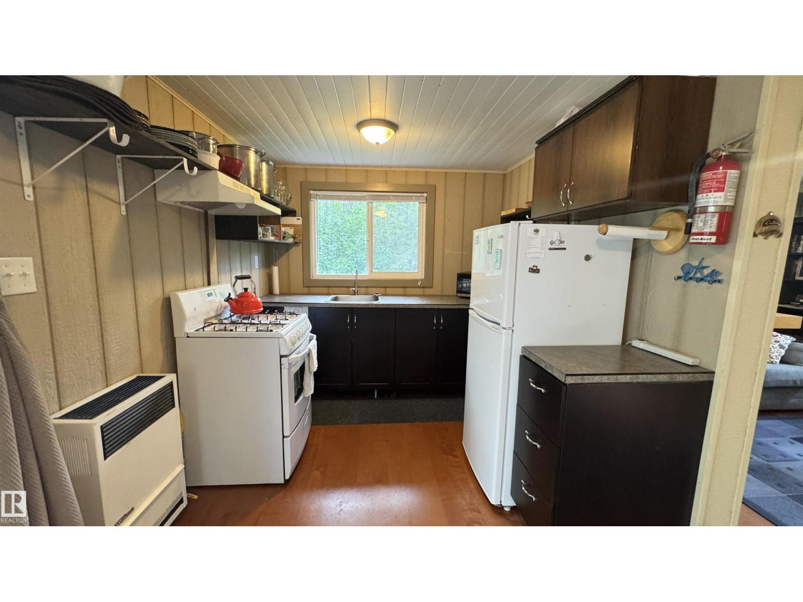 428 11121 TWP ROAD 595 - 24