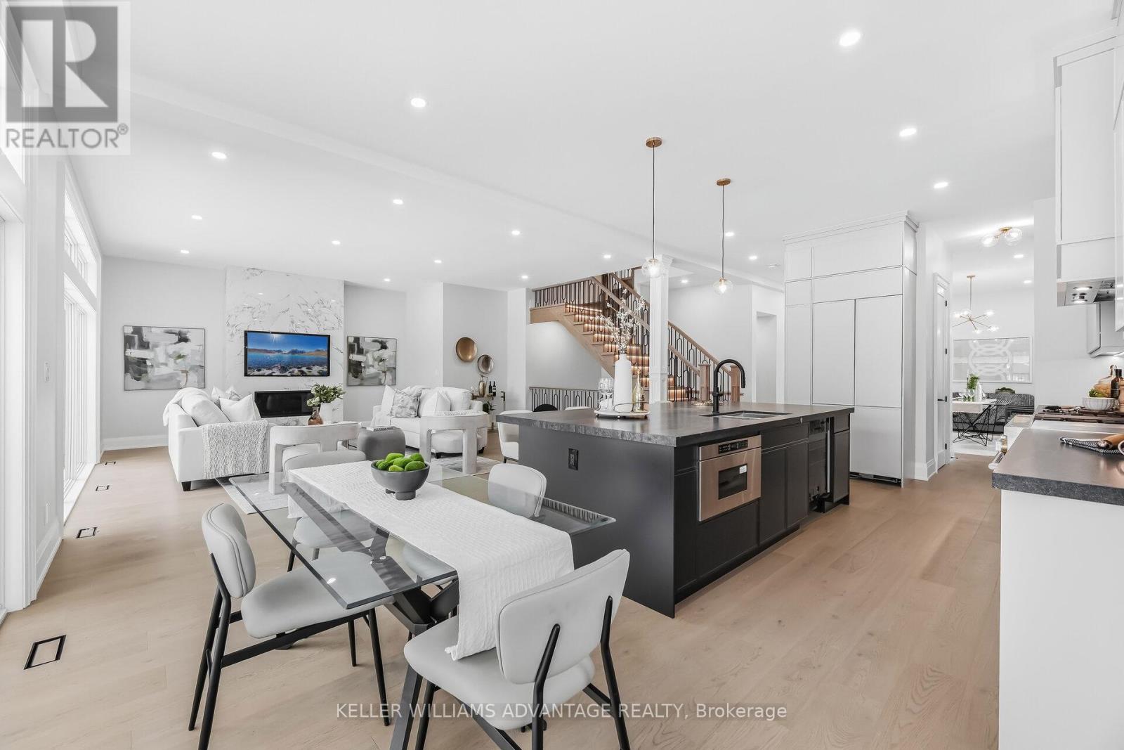 711 HILLVIEW CRESCENT - 10