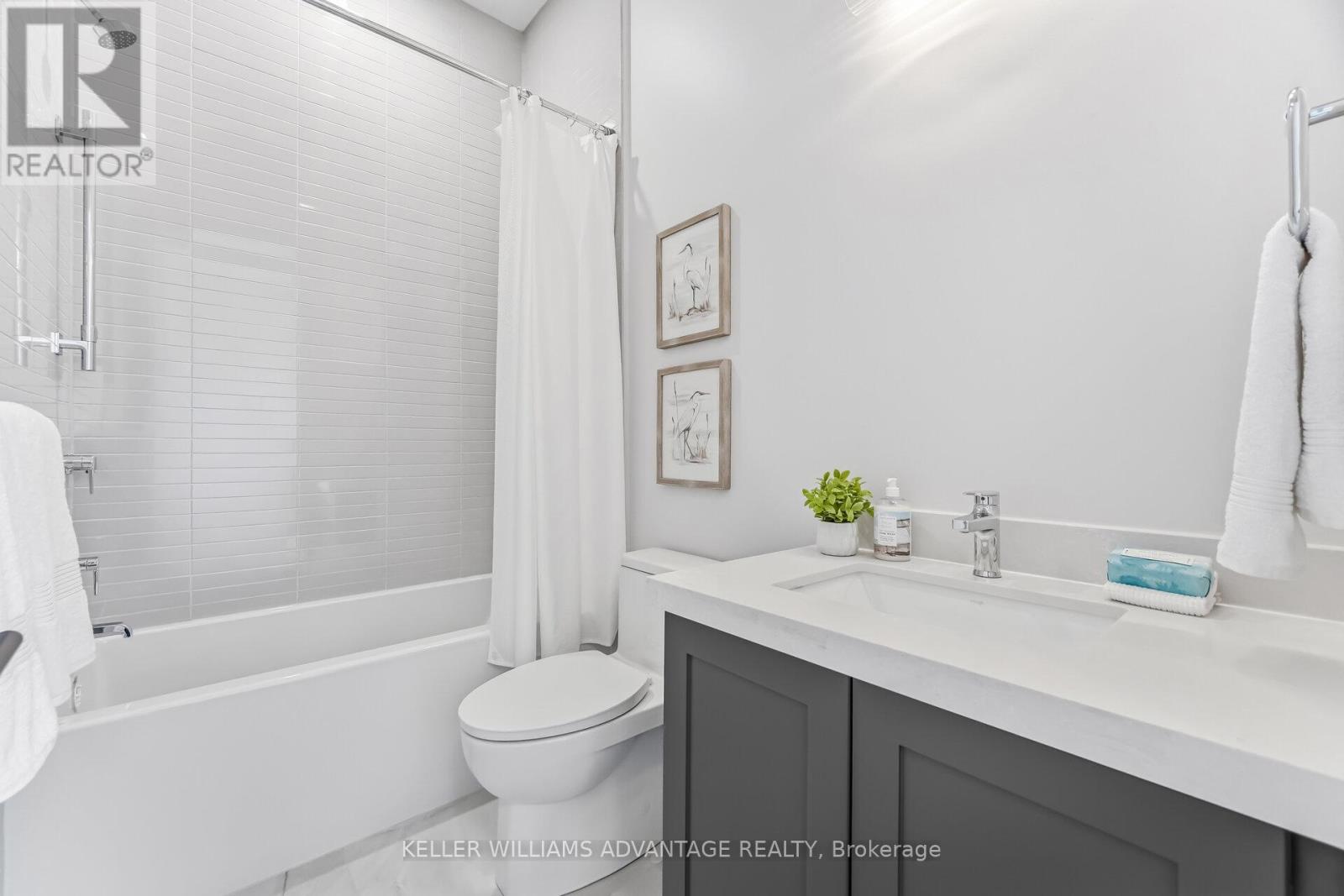 711 HILLVIEW CRESCENT - 31
