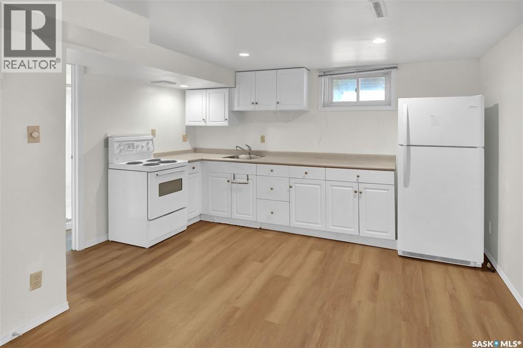 312 McKinnon AVENUE S - 16