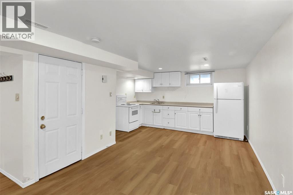 312 McKinnon AVENUE S - 23