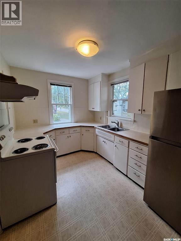 312 McKinnon AVENUE S - 3