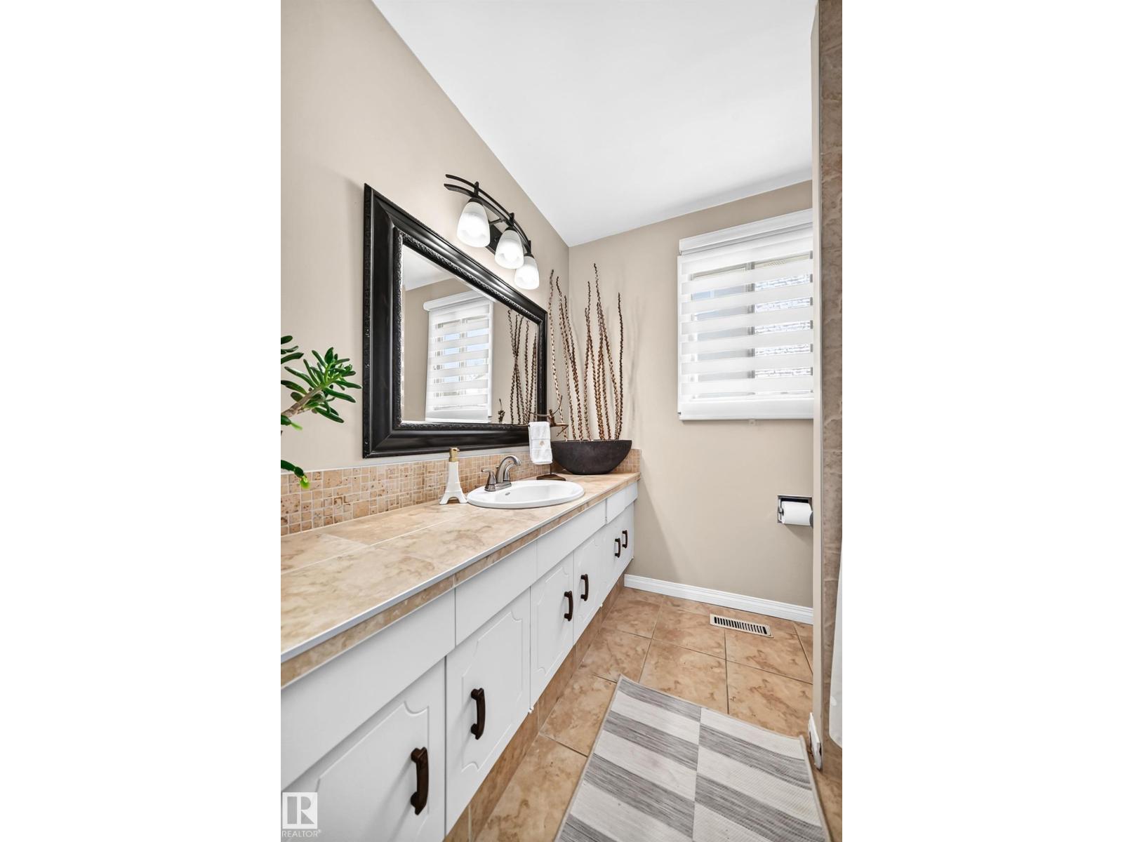 16024 78 AV NW - 25