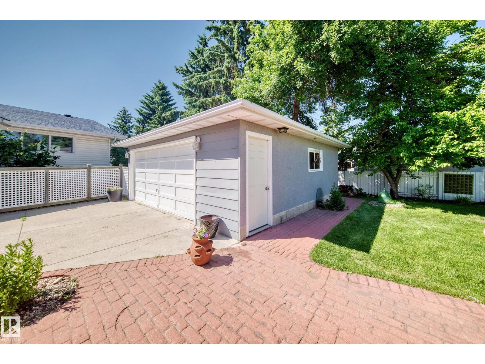 16024 78 AV NW - 55