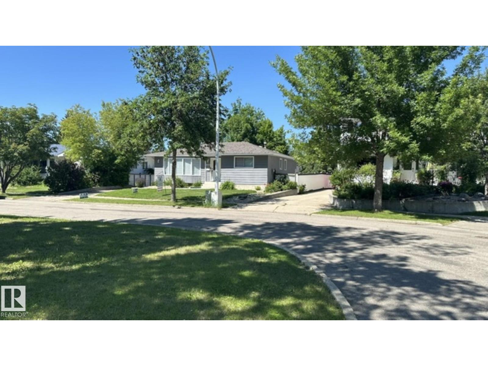 16024 78 AV NW - 62
