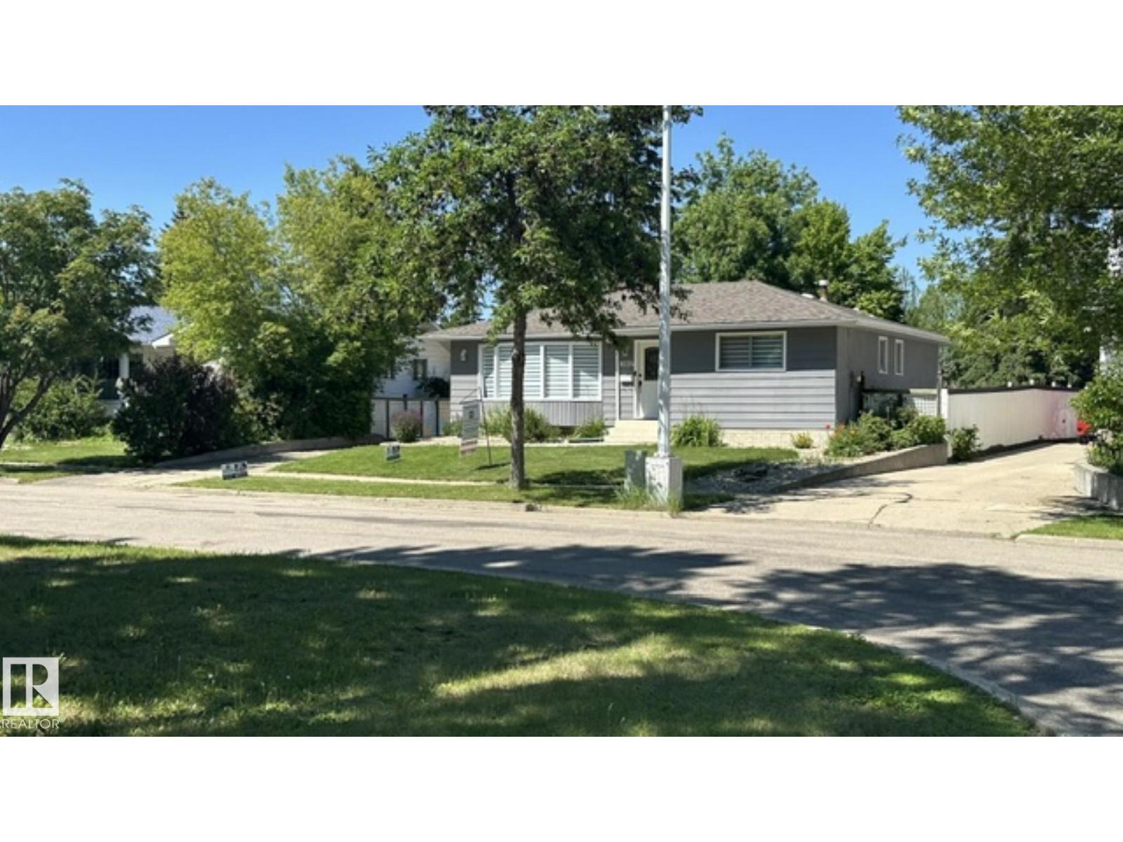 16024 78 AV NW - 63