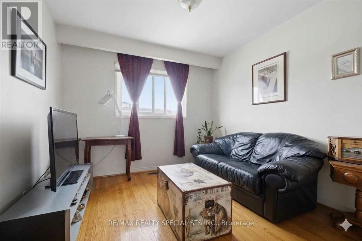 80 CHALFIELD LANE - 17