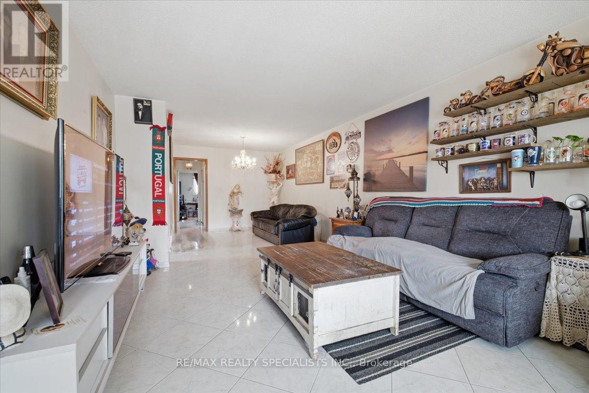80 CHALFIELD LANE - 7