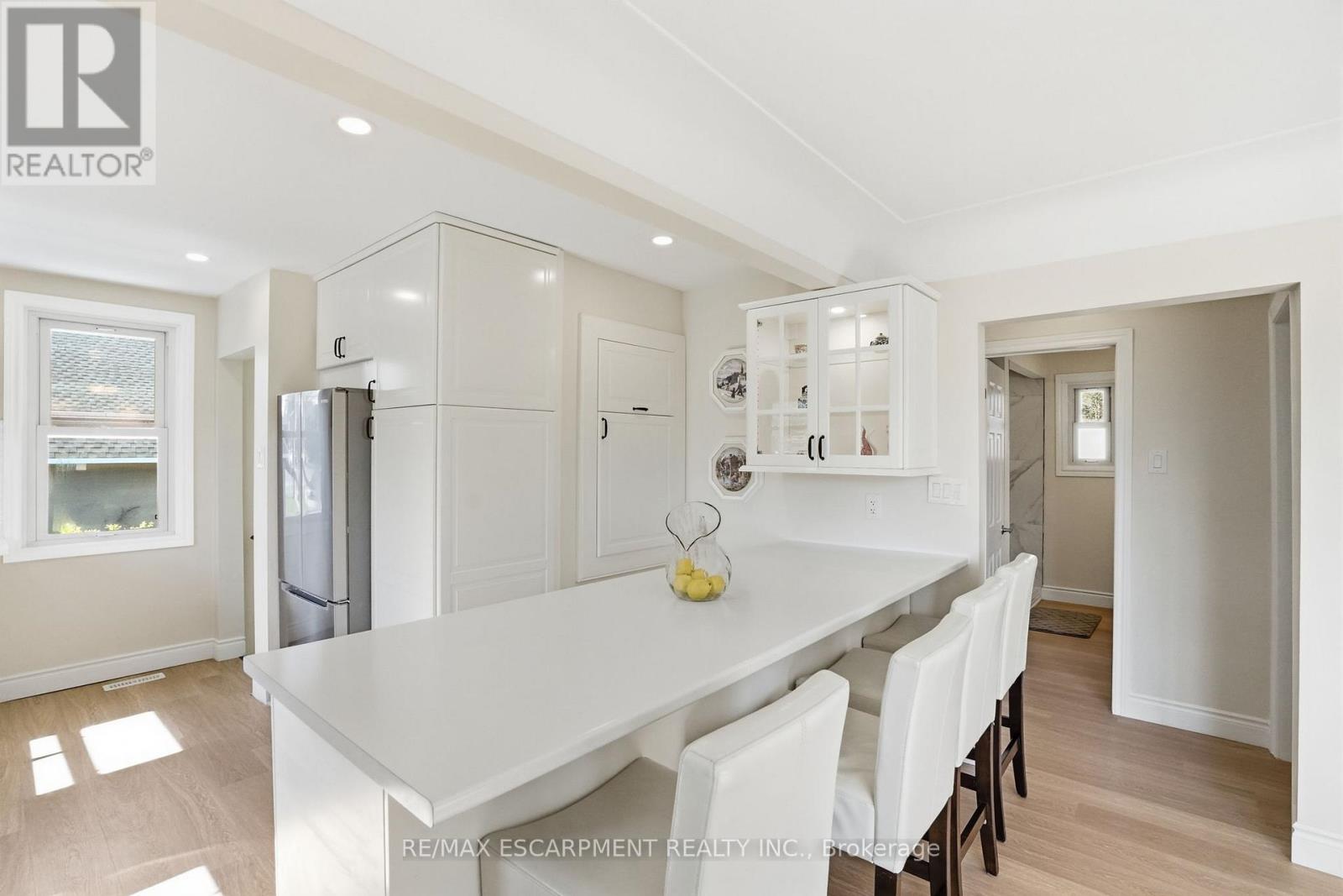894 GARTH STREET - 13
