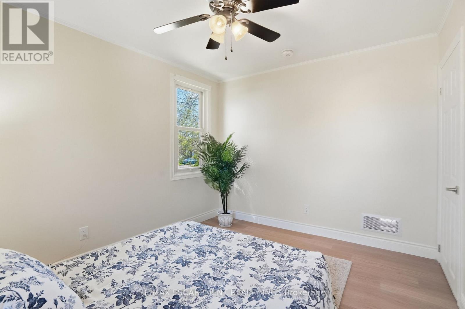 894 GARTH STREET - 18