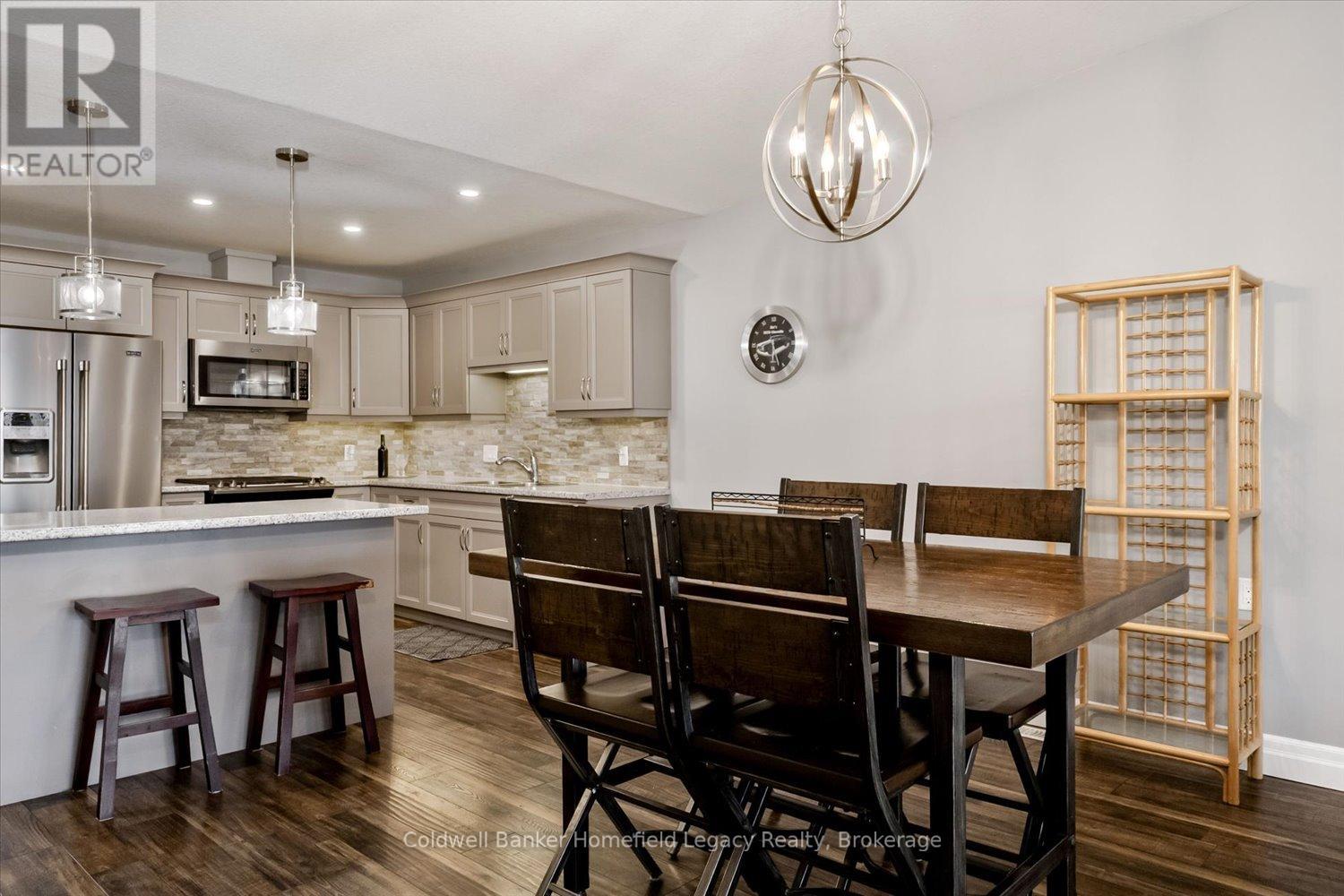 12 DEVON DRIVE E - 22