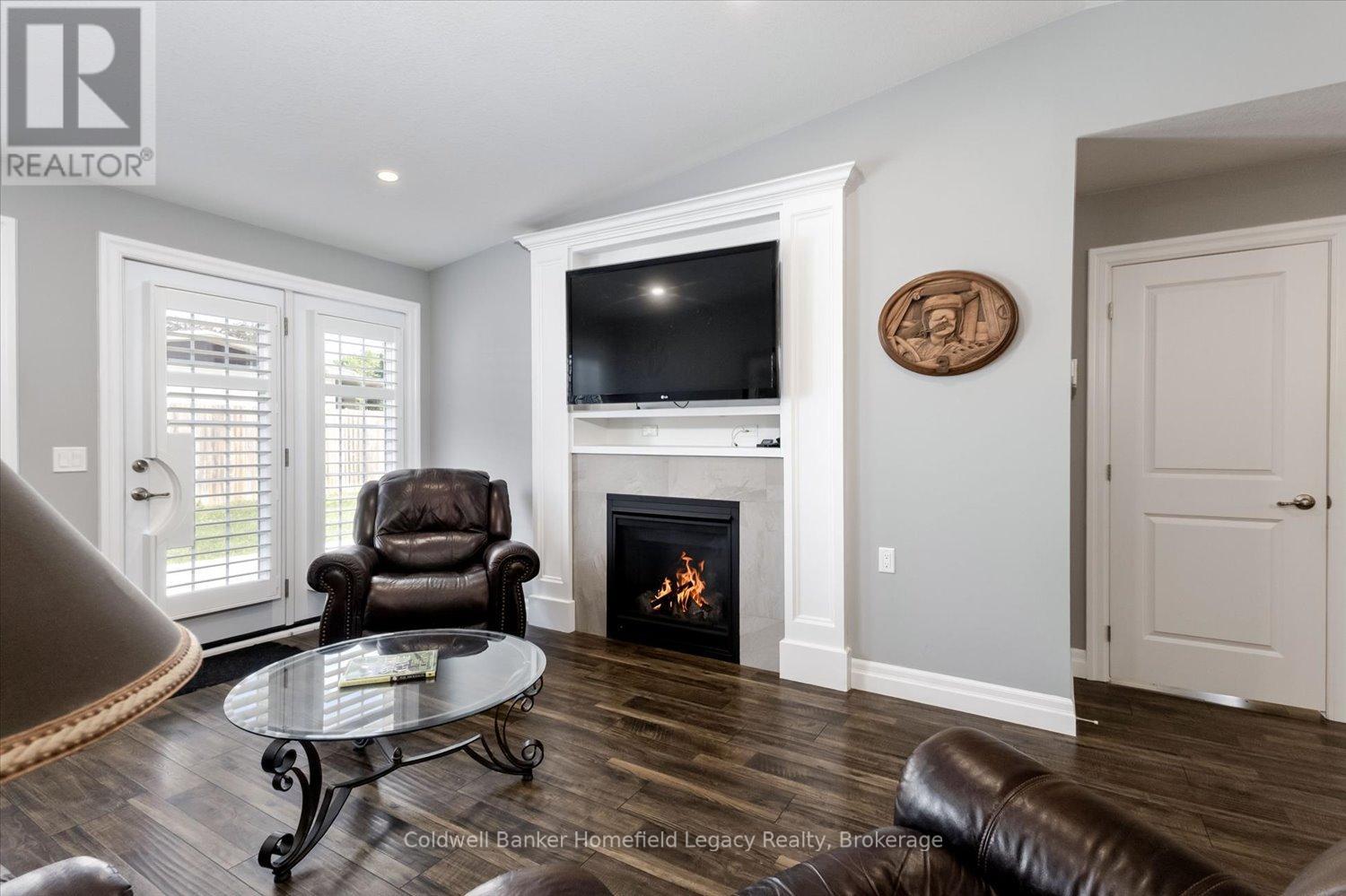 12 DEVON DRIVE E - 16