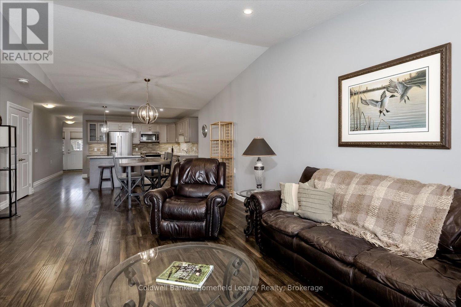 12 DEVON DRIVE E - 19