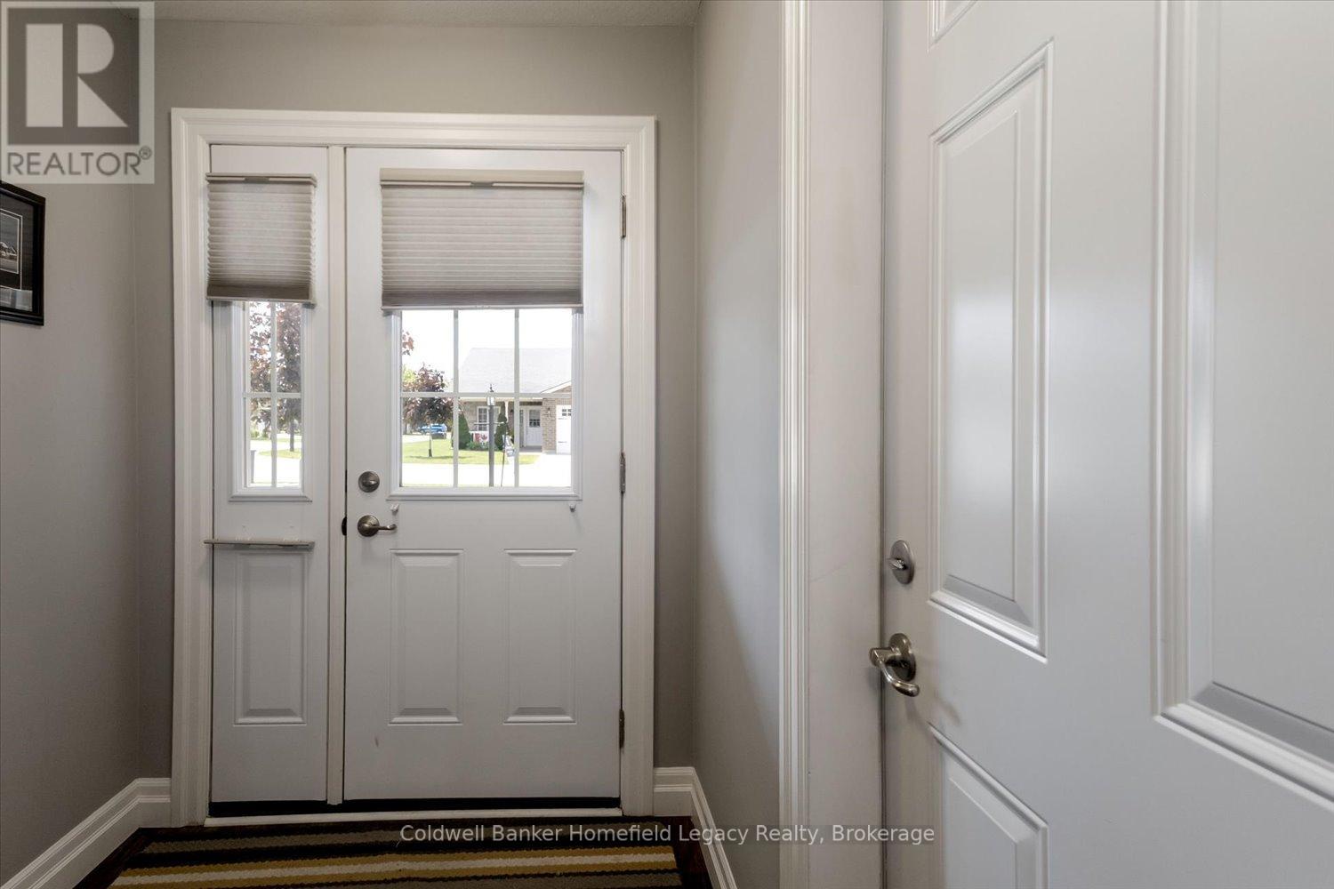12 DEVON DRIVE E - 7