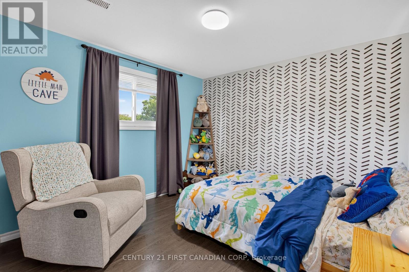 44 HAMMOND STREET - 23