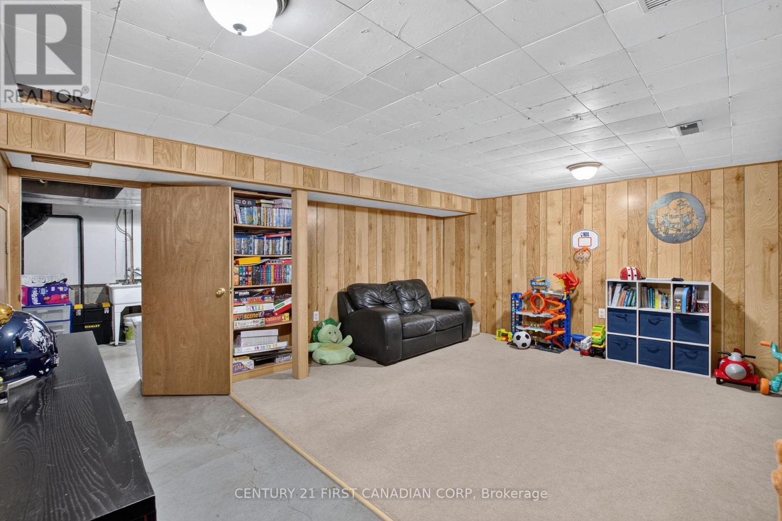 44 HAMMOND STREET - 27