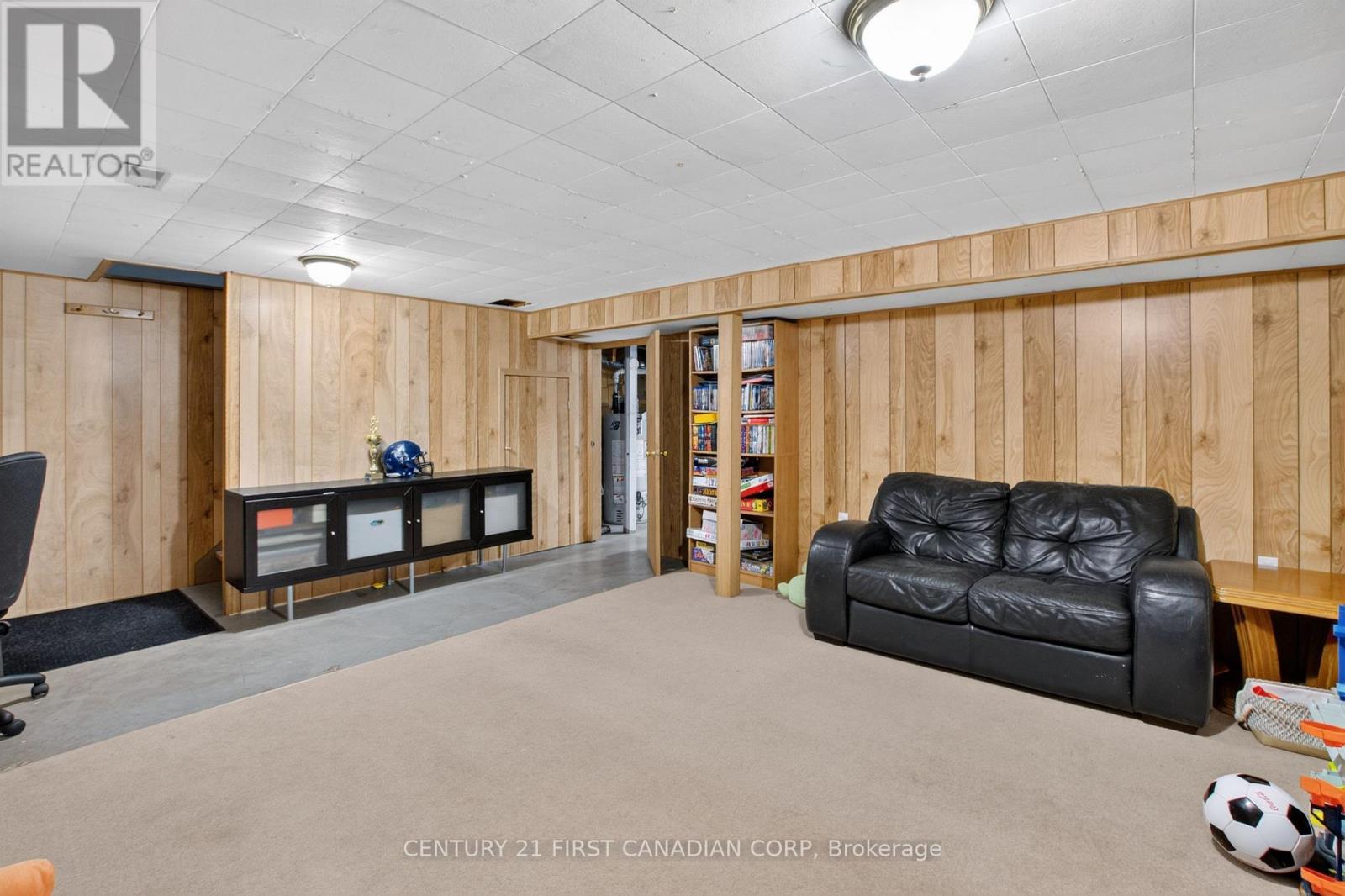 44 HAMMOND STREET - 28