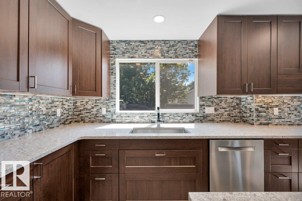 16211 78 AV NW - 16