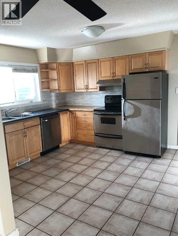 604 69 Avenue SW - 29