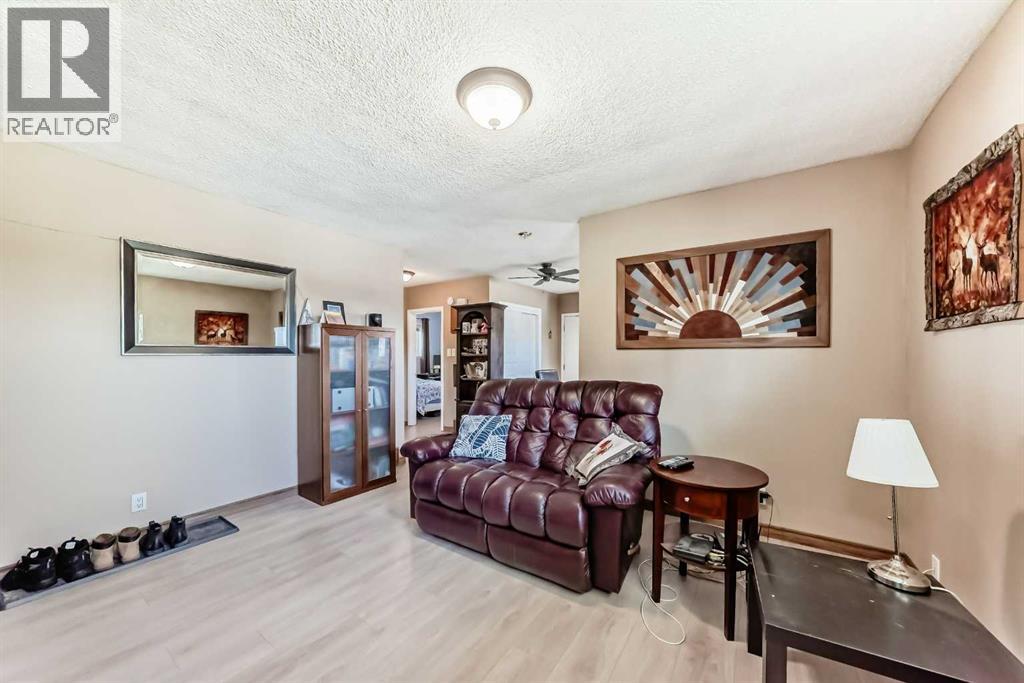 604 69 Avenue SW - 8