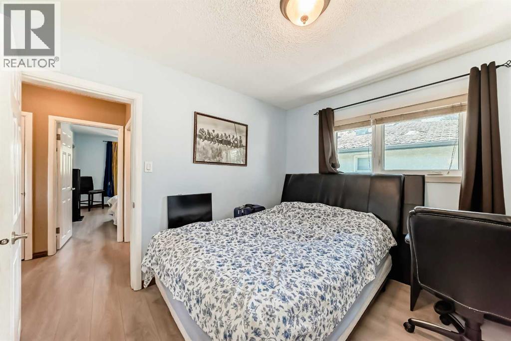 604 69 Avenue SW - 11