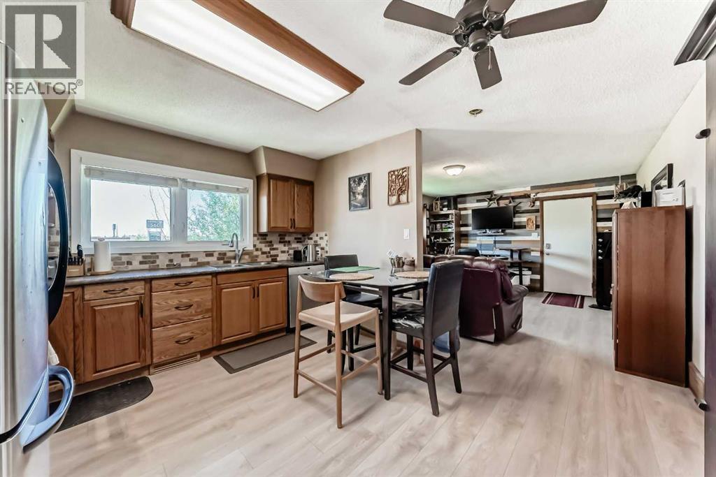 604 69 Avenue SW - 4