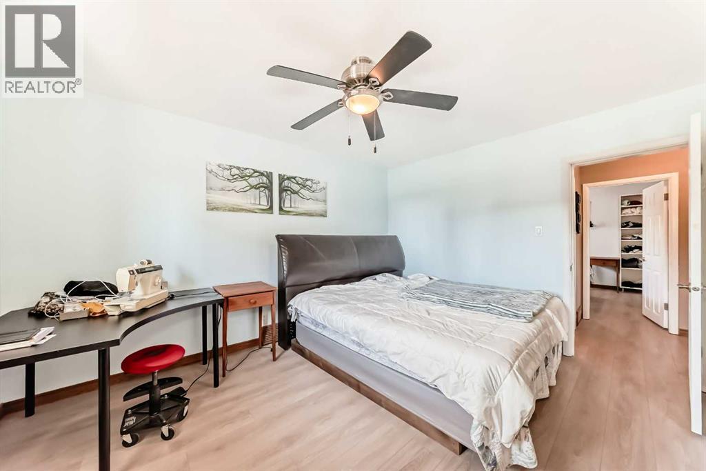 604 69 Avenue SW - 10
