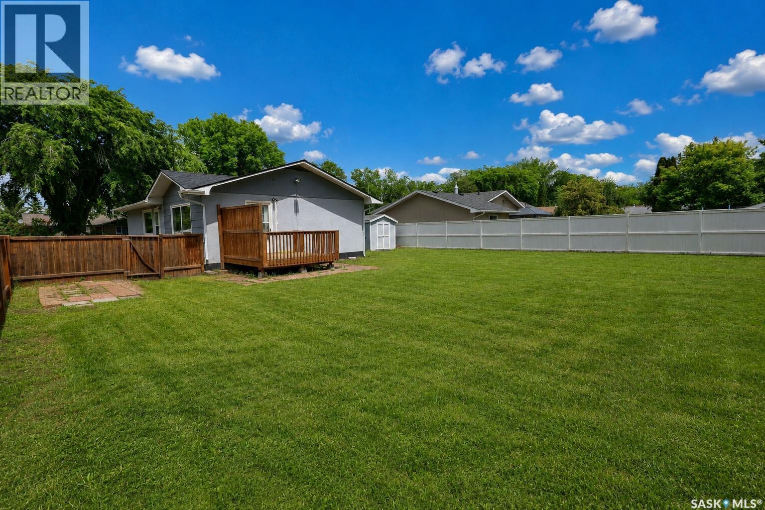 2410 Steuart AVENUE — photo 33