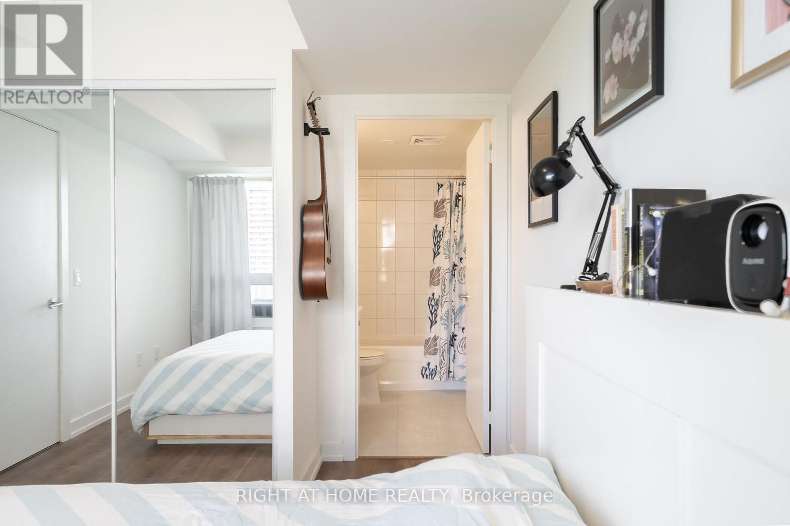 #807 10 WILBY CRESCENT - 17