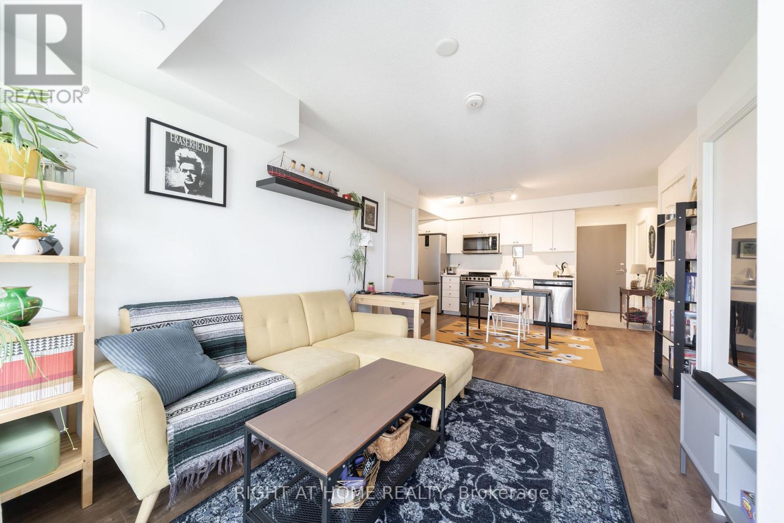 #807 10 WILBY CRESCENT - 23