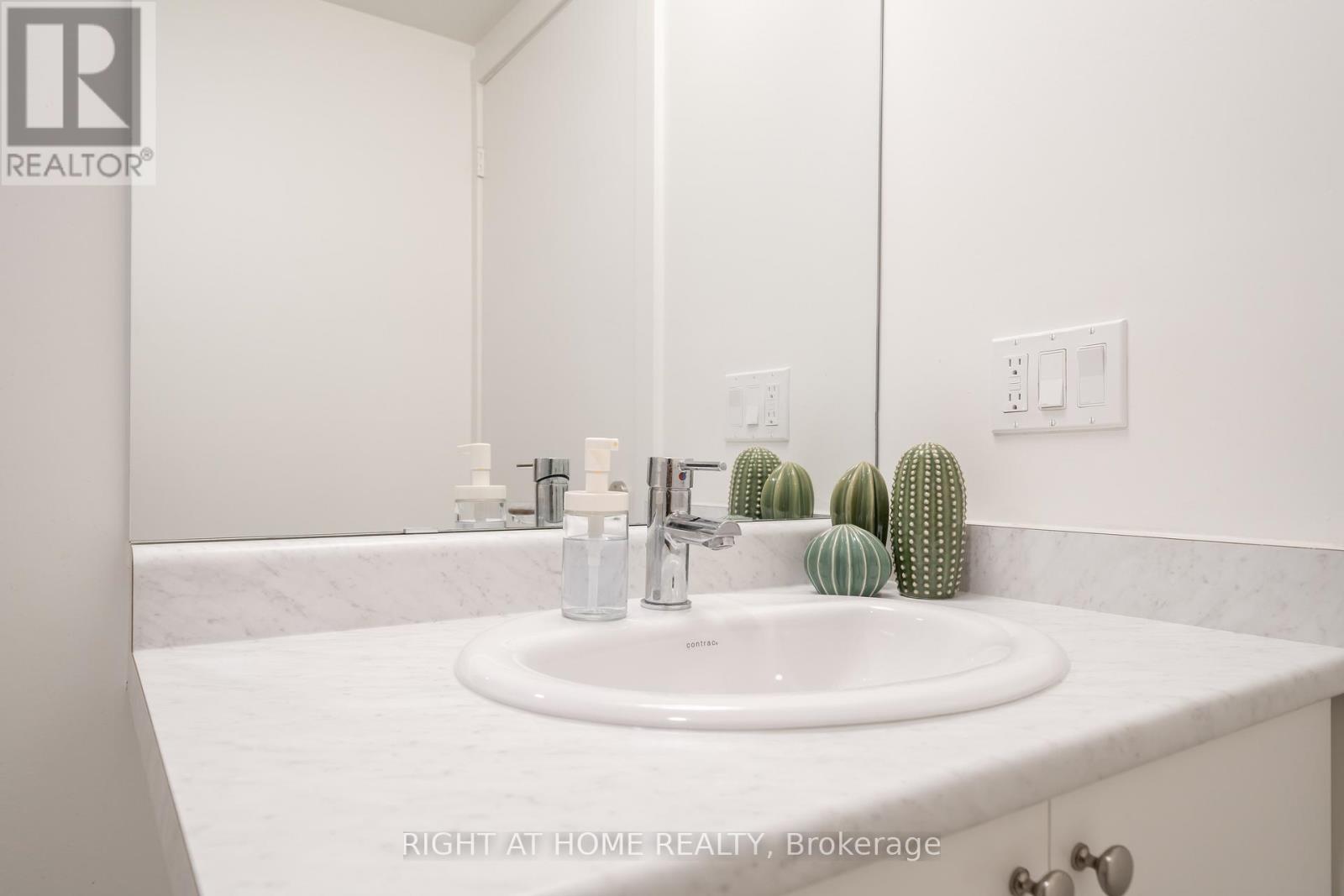 #807 10 WILBY CRESCENT - 31