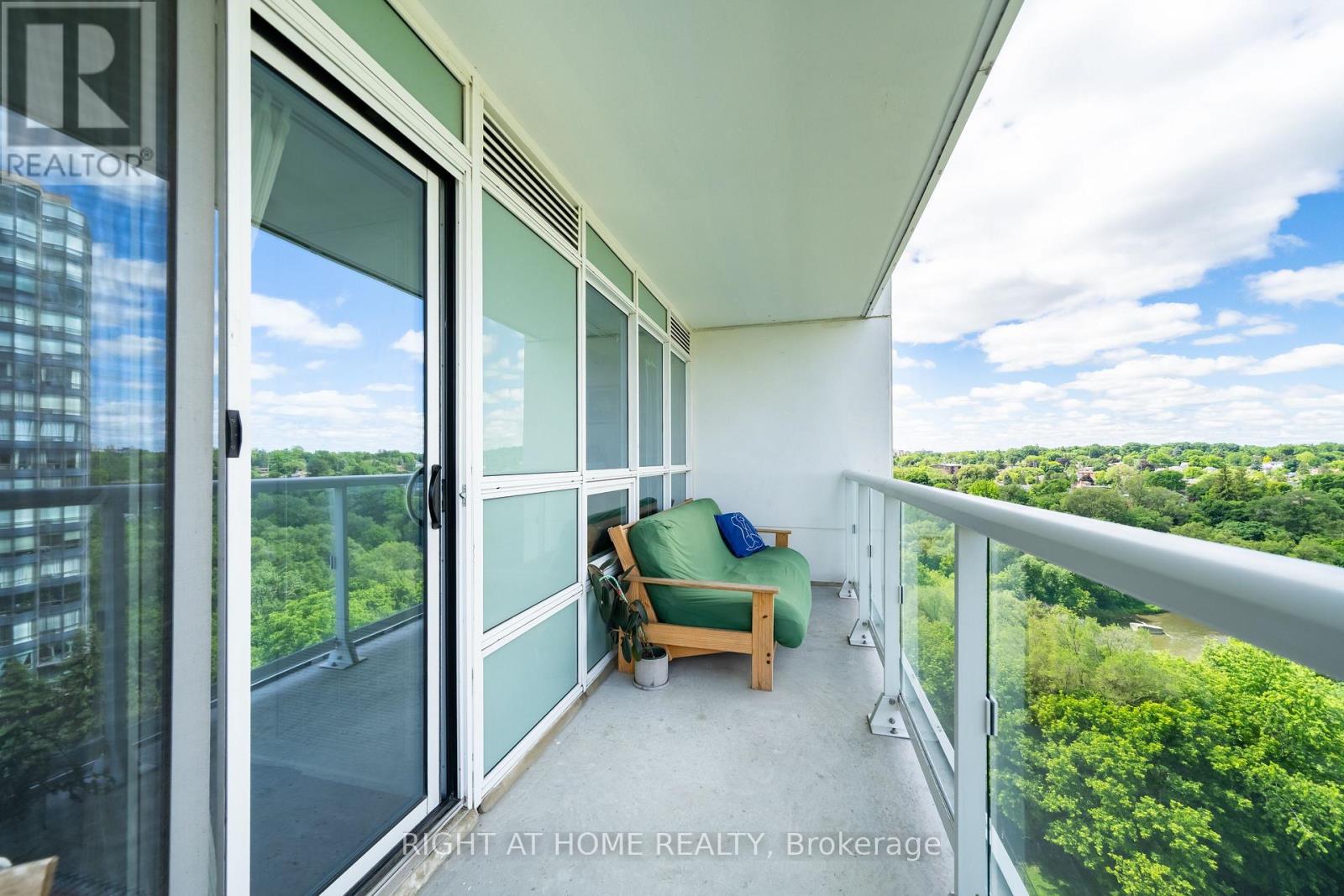 #807 10 WILBY CRESCENT - 36