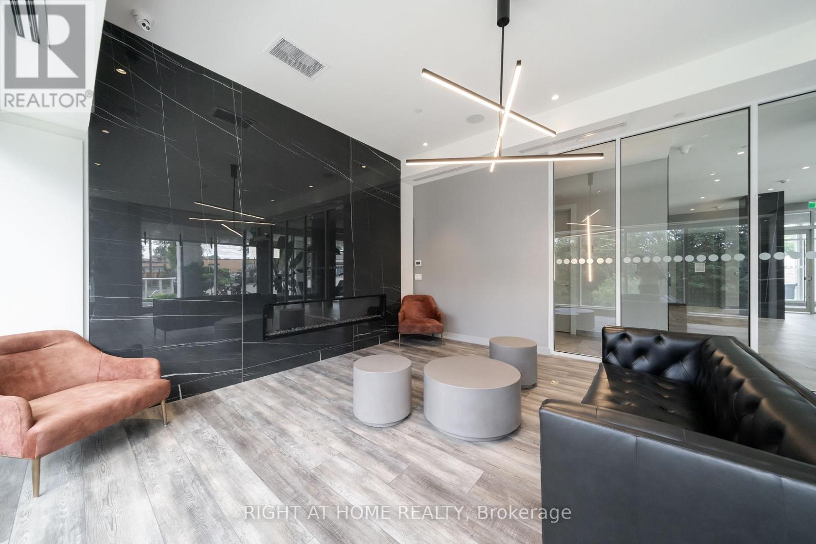 #807 10 WILBY CRESCENT - 38