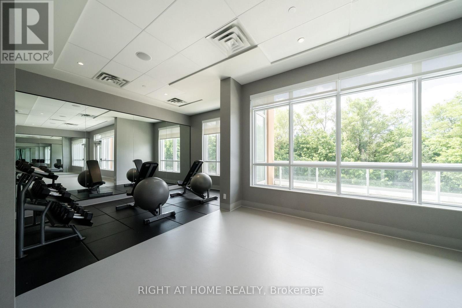 #807 10 WILBY CRESCENT - 40