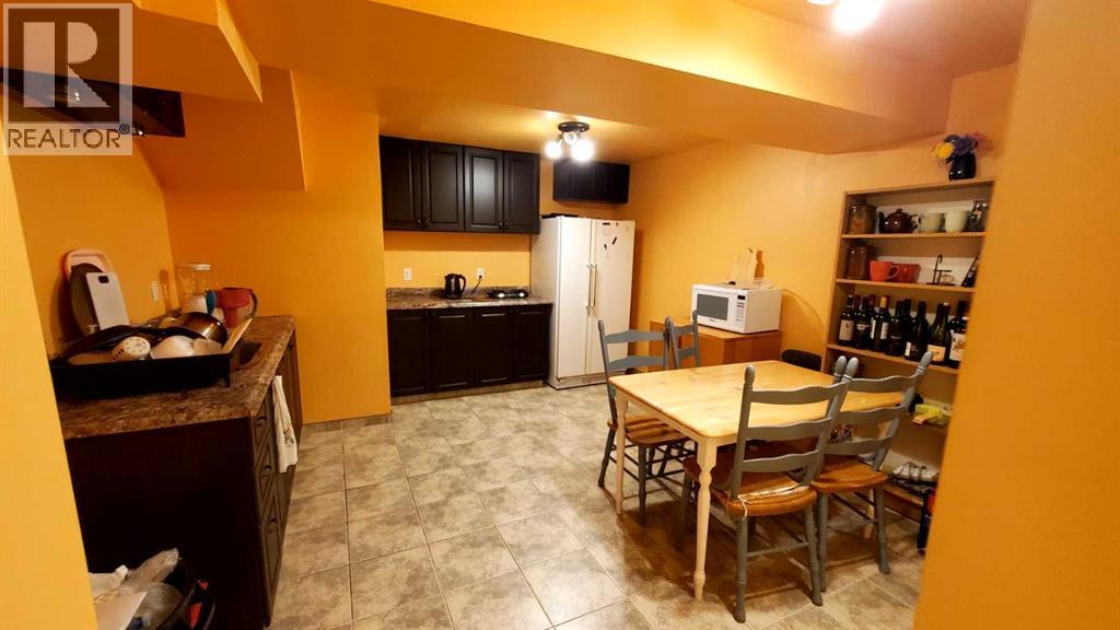 4604 Brisebois Drive NW - 24