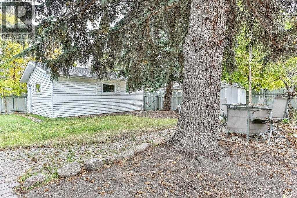 4604 Brisebois Drive NW - 26