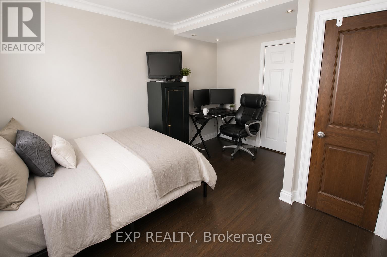 832 TOLLGATE ROAD W - 12