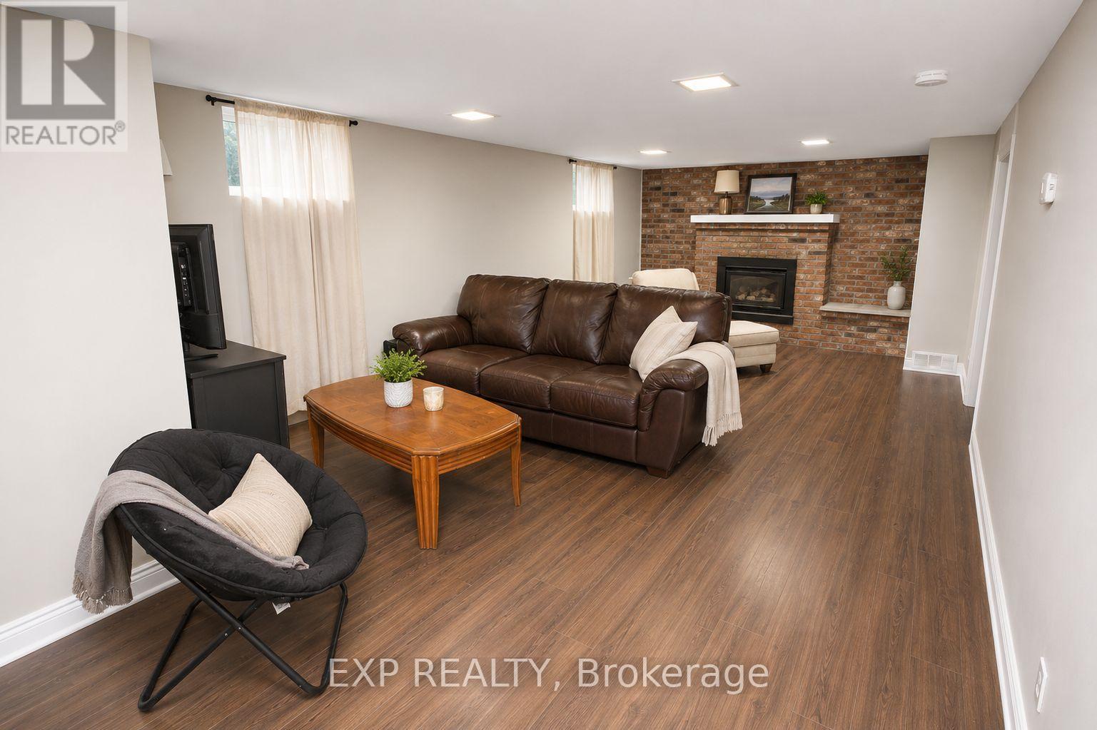 832 TOLLGATE ROAD W - 14