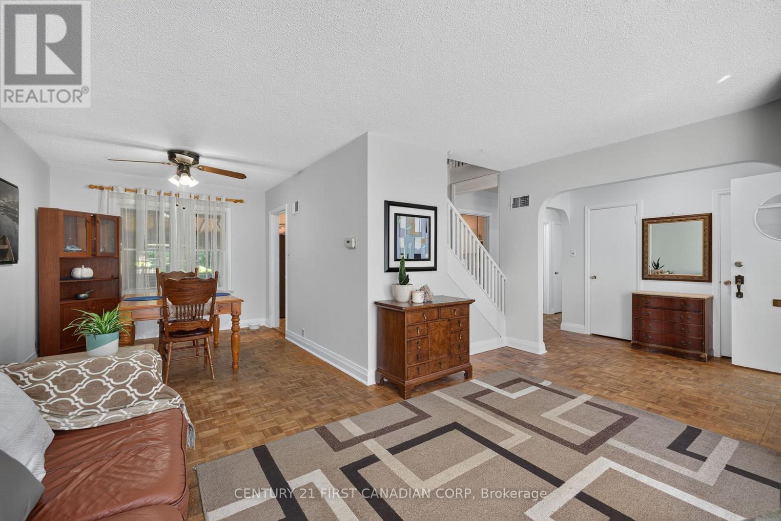 297 STEPHEN STREET - 10