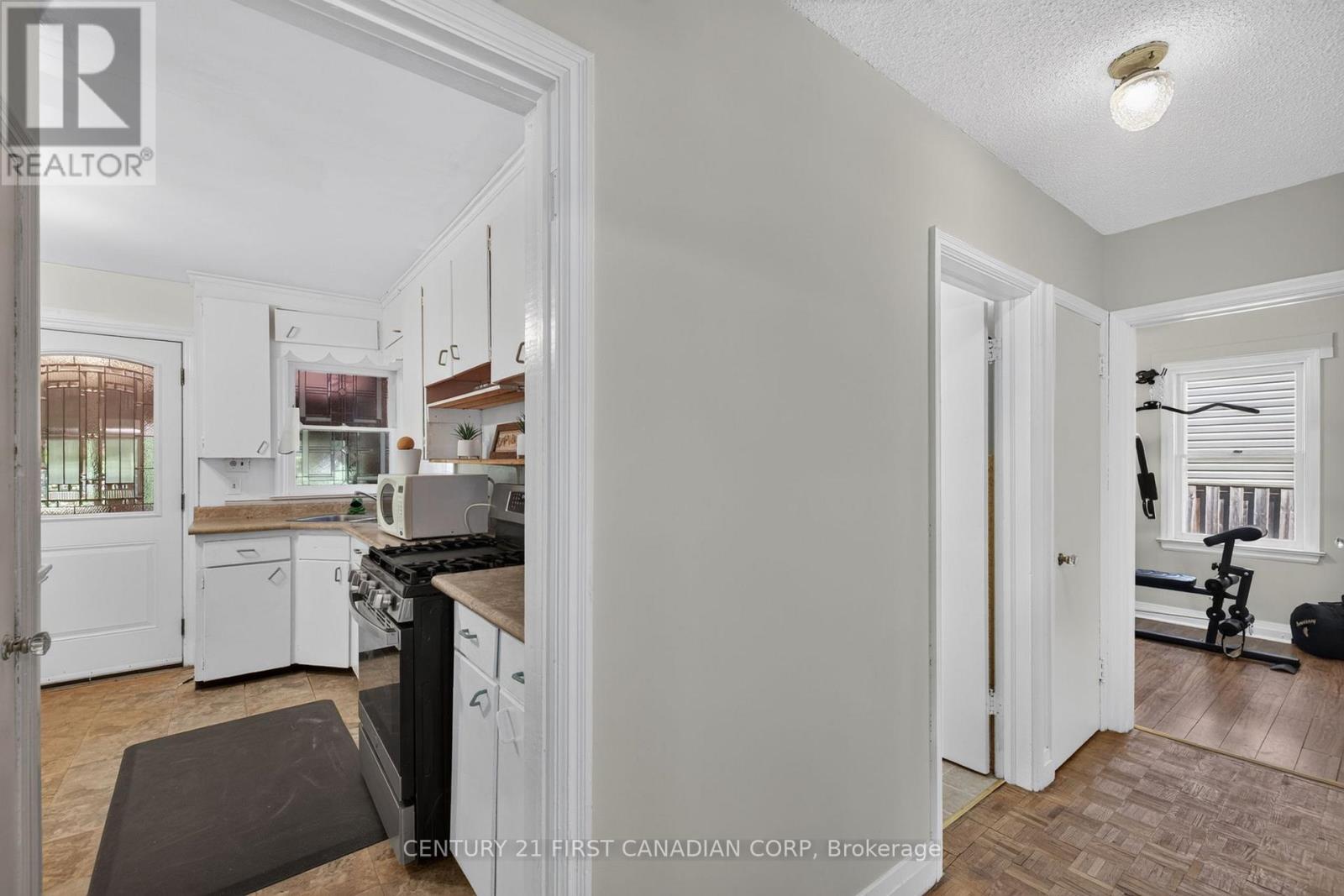 297 STEPHEN STREET - 14