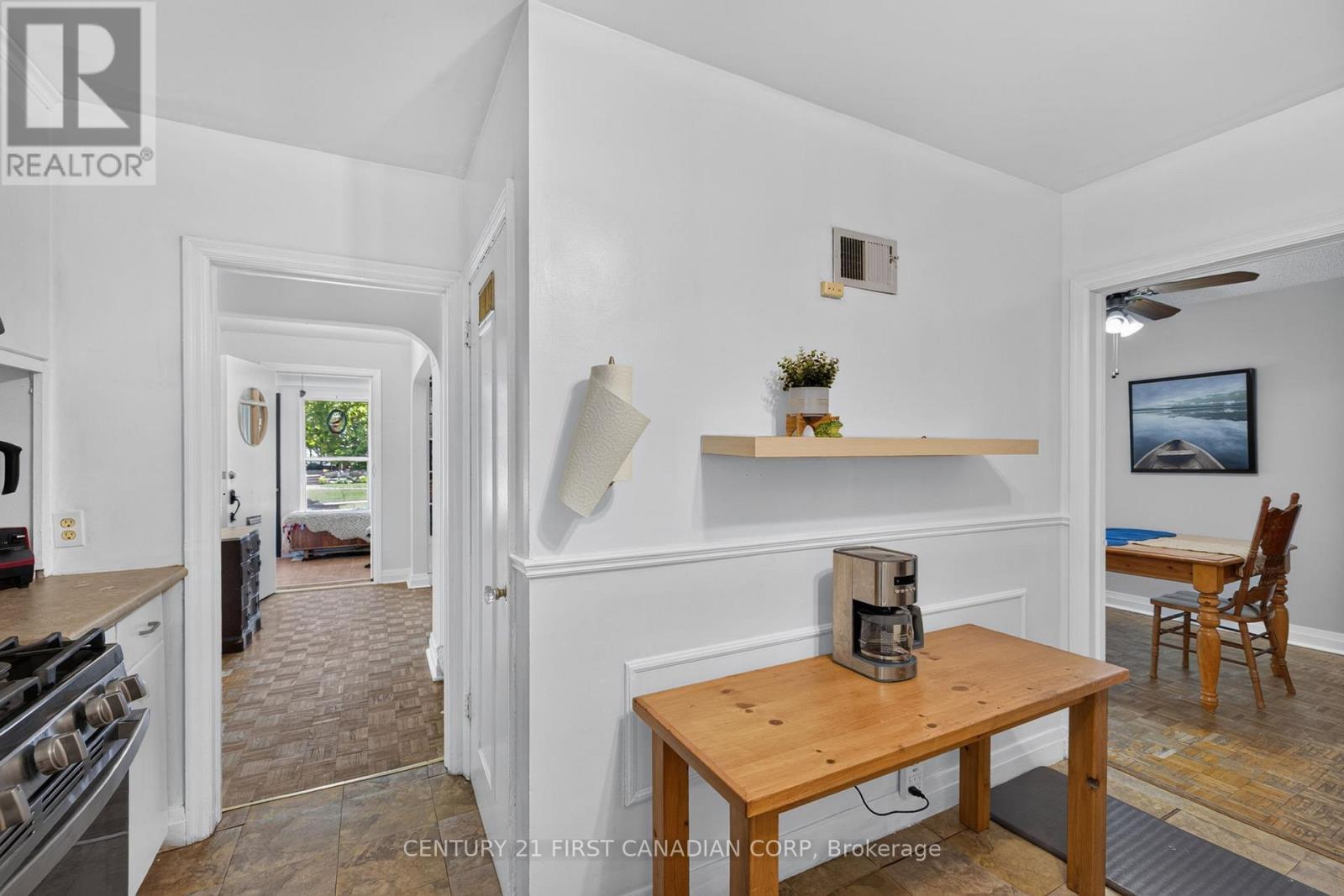 297 STEPHEN STREET - 17