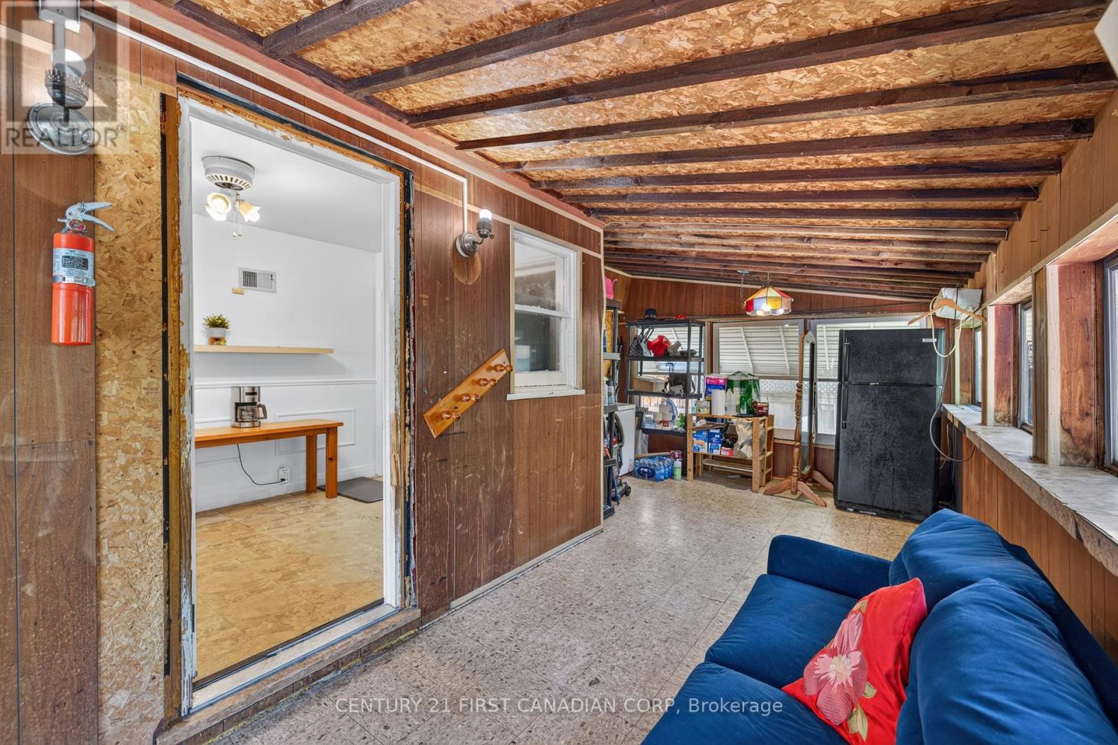 297 STEPHEN STREET - 21