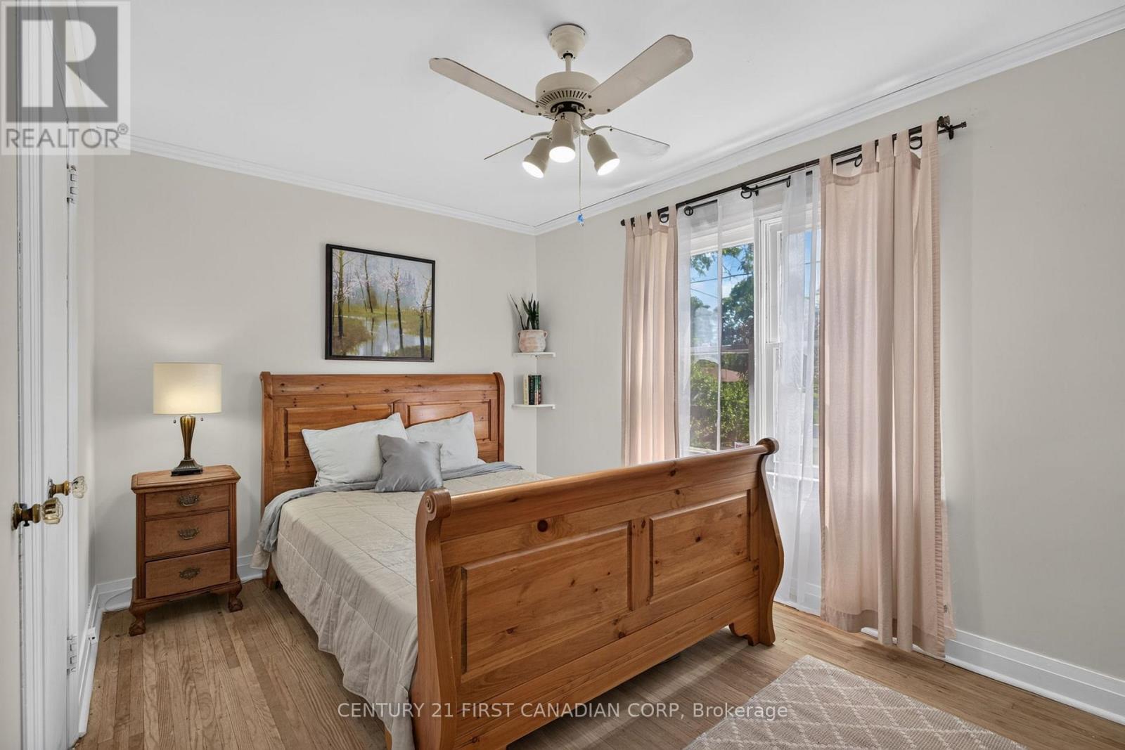 297 STEPHEN STREET - 23