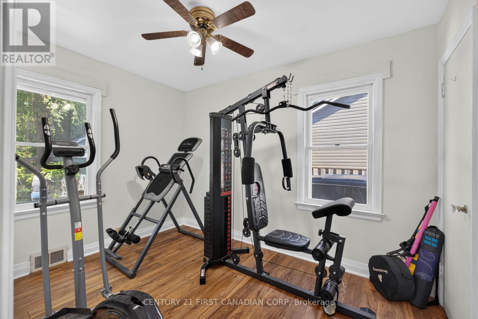 297 STEPHEN STREET - 25