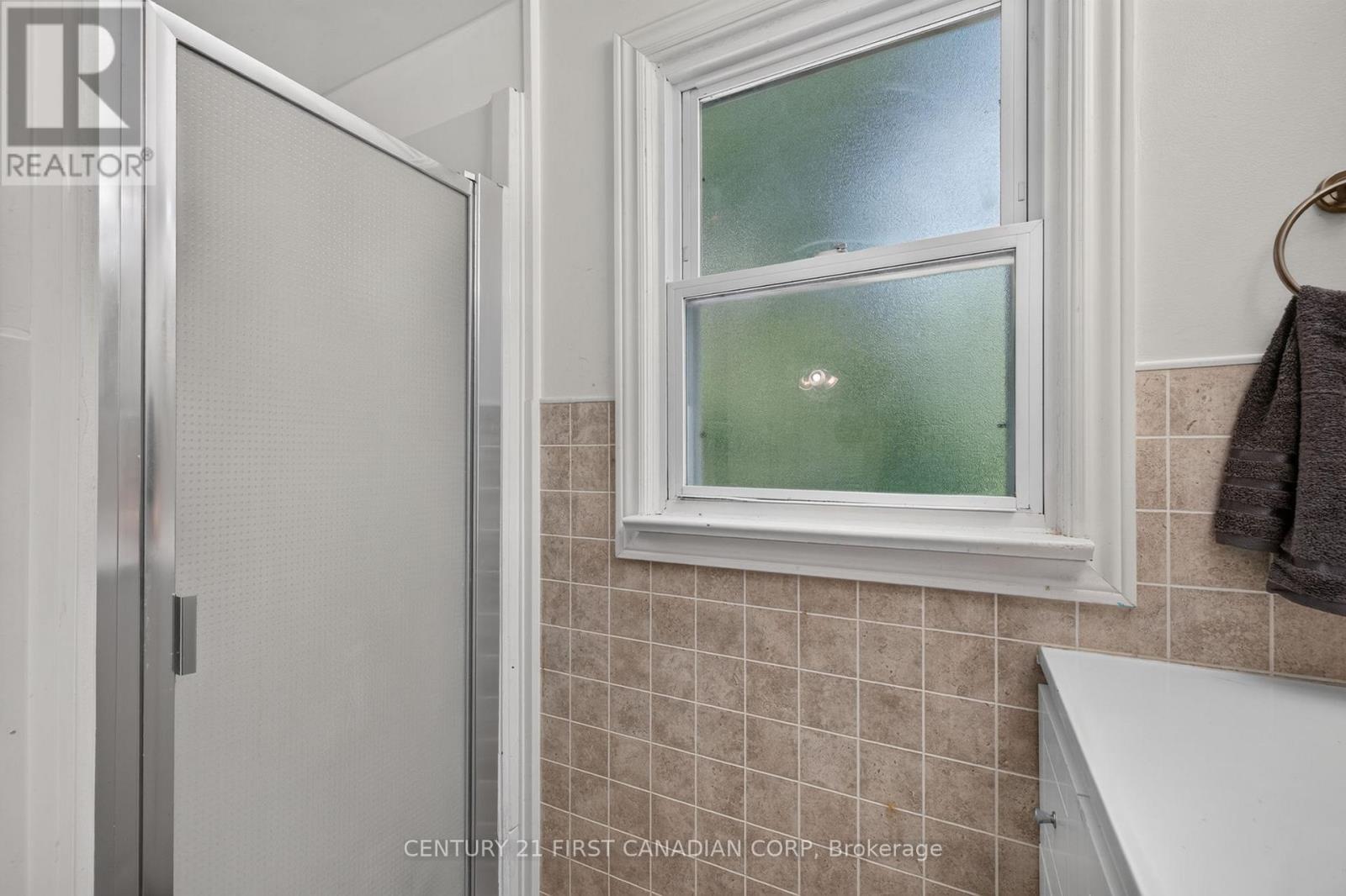 297 STEPHEN STREET - 34