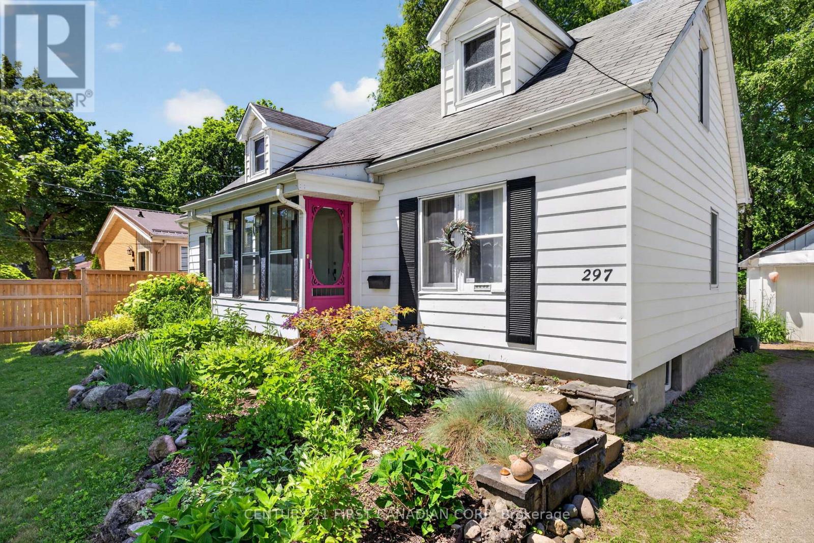 297 STEPHEN STREET - 4