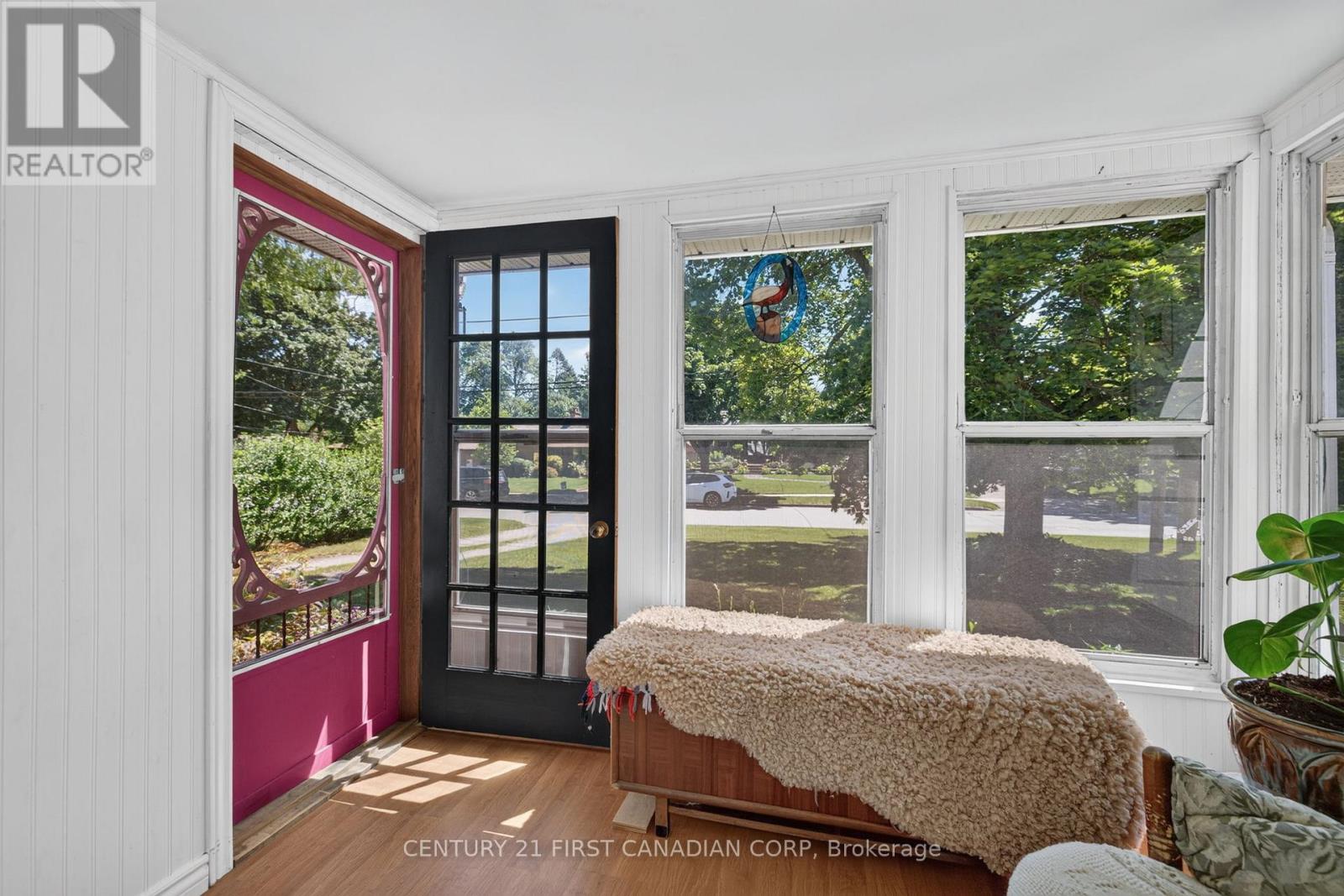 297 STEPHEN STREET - 5