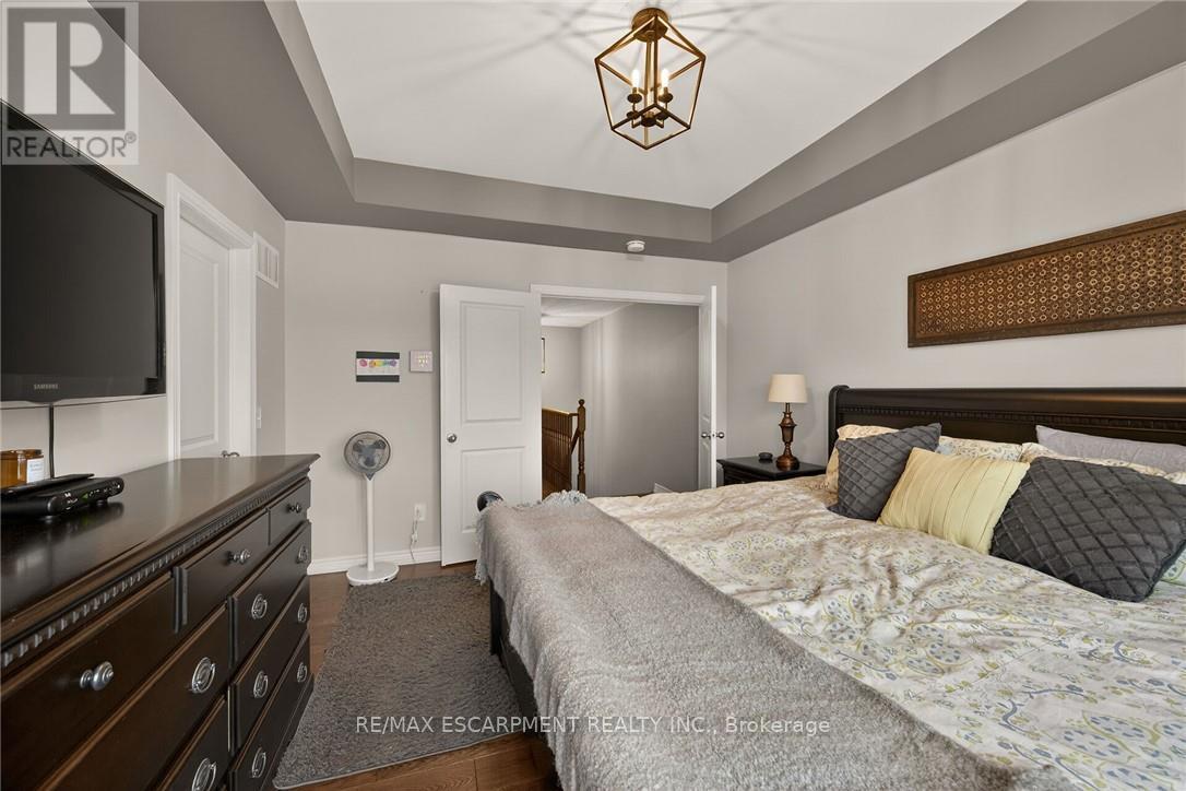 100 NARBONNE CRESCENT - 23