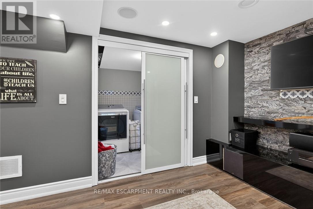 100 NARBONNE CRESCENT - 43
