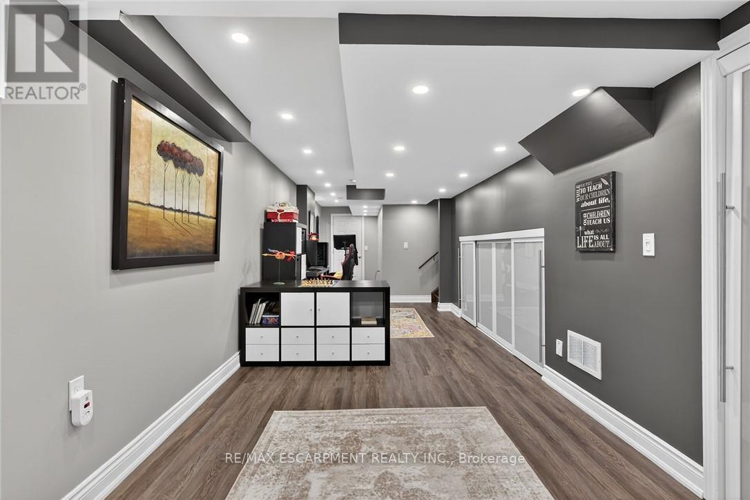 100 NARBONNE CRESCENT - 42